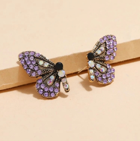 Jewelry - 🦋🦋NEW🦋🦋Gorgeous Butterfly Earrings in Purple